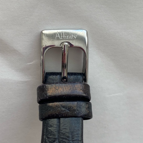 Affinity diamonds women’s watch. main image 7